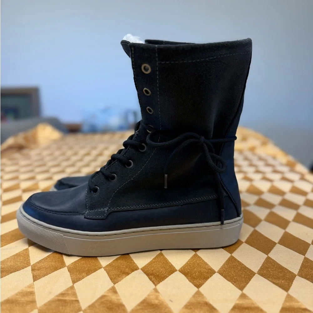 Cougar Dark Green/Blue High-Top Boots with Faux Shearling Lining Woman’s Size 9